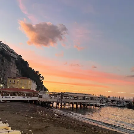 Suitevesuvio سورينتو